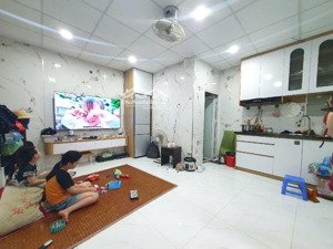 lõi đống đa! - tt quan thổ - thoáng sáng quanh năm - kinh doanh - gần chợ - chủ tặng nội thất!