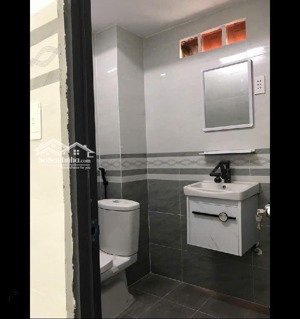 bán nhà nở hậu tại tân bình công nhận đủ 31.8 m giá chỉ 2 tỷ 9