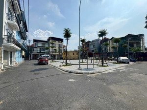 lô đất đẹp 80m2 full tc trước mặt công viên mt rộng 6 m rất phù hợp mua đầu tư hay ở đều tốt