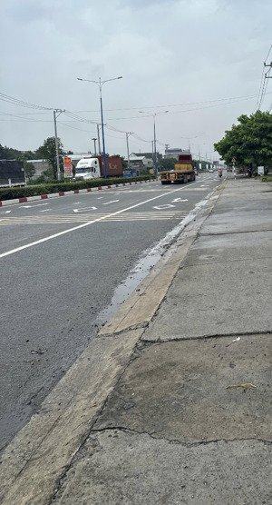 bán nhà mặt phố nguyễn văn linh, 15 tỷ, 150m2, tiện ích đỉnh tại thủ dầu một, bình dương