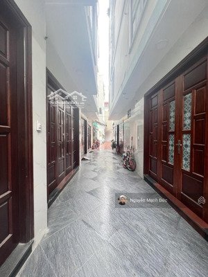 chính chủ bán nhà mới long biên - dt 30m²x5 tầng - hàng xóm vinhome - tiện ích đầy đủ - chỉ 5.1 tỷ