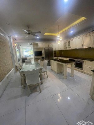 nhà phố đang có hợp đồng thuê tại kdc him lam q7 dt 5x20m, giá bán 28 tỷ