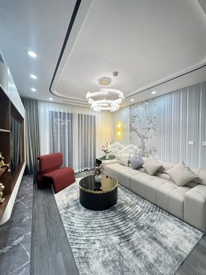 chính chủ cần bán căn hộ 132m2, 3pn 2vs full nội thất giá 9.5 tỷ tại golden land 275 nguyễn trãi