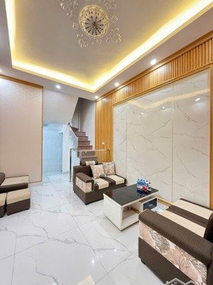 nhỉnh 7 tỷ - nhà đẹp tây sơn, hiếm có khó tìm - 5 tầng, 3 ngủ, ngõ rộng thoáng , oto đỗ gần