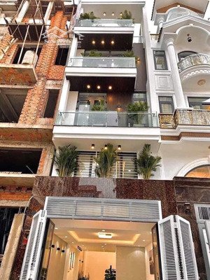 bán nhà 2 mặt hẻm xe hơi đường trường chinh, p.14 tân bình. dt 4x18m, 4 tầng. giá chỉ 10.5 tỷ