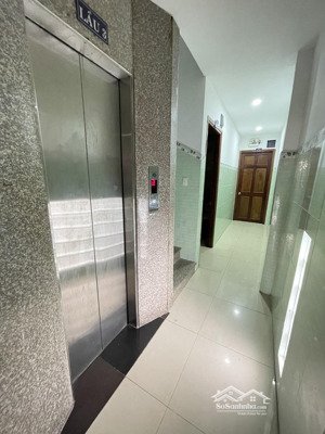 vị trí vip, dòng tiền lớn 150 đến 200triệu/ 1 tháng (kinh doanh khách sạn), có thang máy