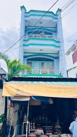 nhà mặt tiền chợ hiệp thành 22 khu vực buôn bán sầm uất. diện tích: 4,2m x 25m (cn 115m)