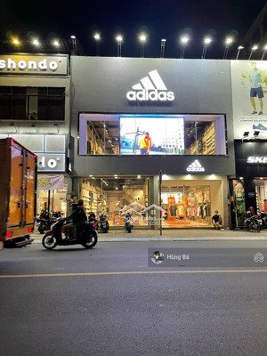 siêu vị trí! bán gấp nhà 3 tầng mặt tiền tân sơn nhì. dt: 12.5 x 26m. hđt: 220tr/th. giá 50 tỷ