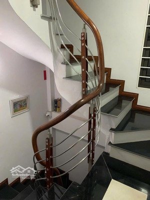 chính chủ bán gấp nhà cũ dân xây - ngọc thụy - 5 tầng - mặt tiền rộng 6.5m