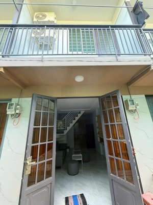 nhà mới xây tặng nội thất, hẻm xe hơi, ngay cầu rạch tôm