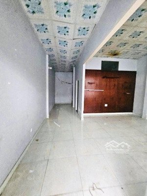 nhà cũ. đường chương dương. phường linh chiểu. ngay đại học ngân hàng.gần đại học cảnh sát. sổ hồng