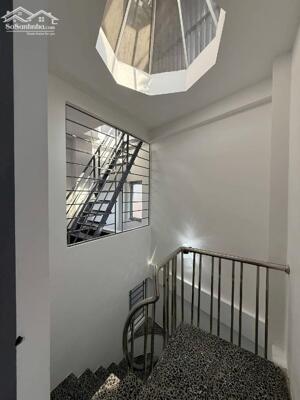 Bán nhà Vương Thừa Vũ ngõ thông gần ô tô nhà đẹp 2 thoáng vuông vắn ở ngay 30m 6 tầng giá 7.45 tỷ .
