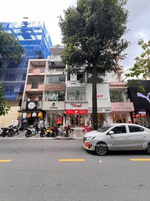 siêu phẩm vị trí đẹp mt nguyễn trãi ngay ngã 6 phù đổng,dt: 4 x 20m,hdt: 150 triệu, giá 69 tỷ