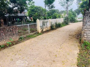hàng mới ra thị trường, lô đất nằm trong quần thể nghỉ dưỡng yên bài, cách tl87 (xe bus ) hơn 100m