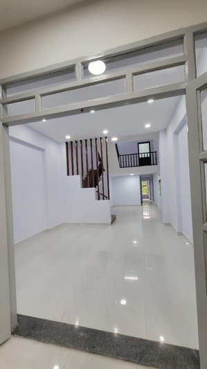 chính chủ cho thuê nhà hòa bình, 5m x 28m, 3 tầng, hẻm xe tải, chỉ 18tr/tháng