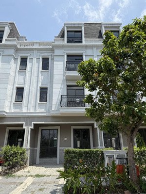 kẹt tiền bán gấp nhà phố amelie villa pmh giá chỉ 9tỷ8 rẻ nhất thị trường lh em hinh 