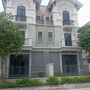 biệt thự giá rẻ 135m cách hà nội 12km chỉ hơn 8 tỷ