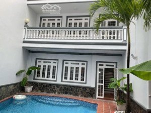 biệt thự sân vườn hồ bơi ngay chợ bến thành, nguyễn thị minh khai, quận 1, dt: 260m2 đất, 75ty