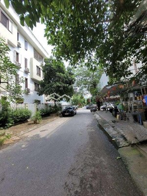 lk - kđt văn khê - phân lô vỉa hè. nhà 5 tầng diện tích 83m, mặt tiền 5m. giá 18.5 tỷ,