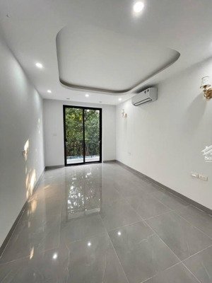 cho thuê nhà mặt phố trần tử bình, diện tích sử dụng 400m2 có thang máy giá 125tr/ tháng