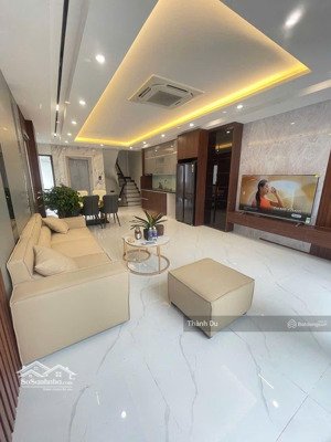 bán nhà hồng tiến, long biên 51m2 5t 10,9 tỷ nhà mới , gần phố, nội thất xịn