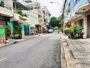 4.5x22m, đường 8m xe tải khu hoà bình , đầm sen quận 11