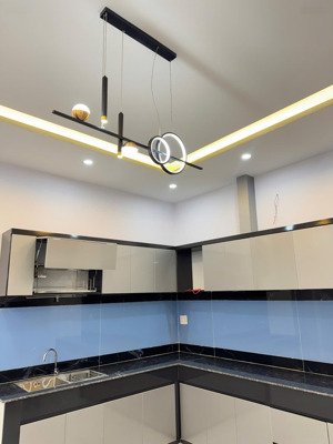 bán nhà đẹp 2 tầng đường võ quảng gần chợ hoà xuân đối diện công viên giá rẻ