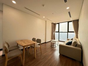 bán ccch 2pn-2wc 70m2 mipec rubik360, xuân thủy, tầng trung ban công đông, view nội khu, chỉ 8tỷ