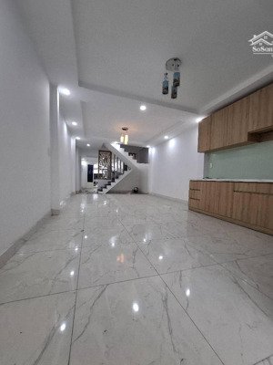 bán nhà lô góc 3 mặt tiền - gần cầu phú mỹ - quận 7 - diện tích 101m2 - xe hơi đỗ cửa - 6.2 tỷ