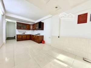 nhà 5 tầng, oto 7 chỗ đậu cửa. đi bộ 30m ra mặt tiền trường sa. ở, kinh doanh cho thuê đều tiện