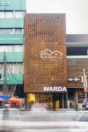 mặt tiền bàu cát đôi ngay góc nguyễn hồng đào. dt: 8x18m, 4 tầng, hdt 145tr/tháng. giá bán 63 tỷ