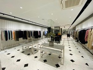 cho thuê nhà mặt phố thái phiên, dt 200m2x5 tầng, mt 7m. giá 8500$, lh 