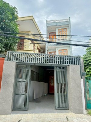 cho thuê nhà 3 tầng 4 phòng ngủ siêu rộng có sân khu phước long giá 20 triệu/ tháng
