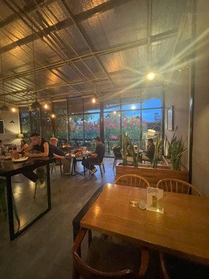 căn góc mặt phố nghi tàm 140m2, 2 tầng kinh doanh nhà hàng