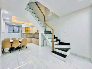 bán nhà mới hẻm 31 ung văn khiêm, p25 bình thạnh, khu d dân trí cao, thuê 50tr vị trí ngay quận 1