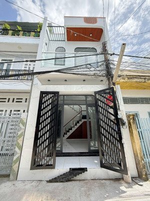 bán nhà lầu 3 p ngủ sổ hoàn công lộ oto gần siêu thị lotte mart nhà kế đ nguyễn đệ