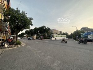 nhà mặt phố long biên hơn 100m2-300tr/m2, vỉa hè rộng, mt 6m, vuông vắn, kinh doanh tốt