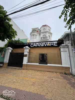 bán gấp biệt thự hồ bơi sân vường thảo điền 14x21m trệt 3 lầu chỉ 73 tỷ