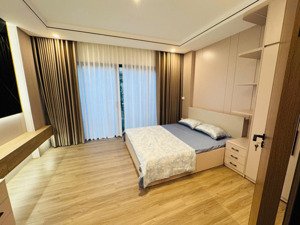 siêu phẩm 6 tầng tại phố hoa lâm - việt hưng. ở tuyệt vời, đầu tư dạng ngời.