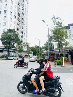kim giang 35m ngõ bagac tránh - bãi xe gần - đi học đi làm quá thuận lợi