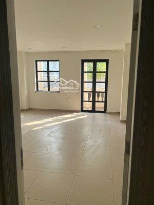 bán mặt tiền phan văn trị cityland park hill, giá chỉ 29 tỷ, có thang máy. đang cho thuê 65tr/tháng