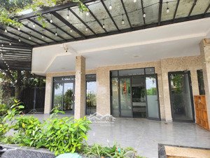 hot hot cho thuê căn góc tại vinhomes thăng long không bao giờ ngập. căn nhà rộng 220m thông sàn