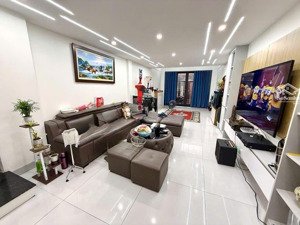 bán nhà tứ hiệp - 45m - 4 tầng - ô tô đỗ cổng - 5.6 tỷ - vị trí cực đẹp