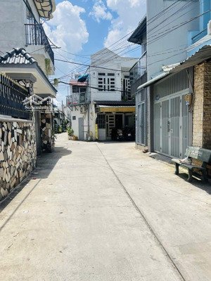 bán nhà riêng giá siêu hời tại lê trọng tấn, 4,18 tỷ, 94m2, 3pn, 2wc