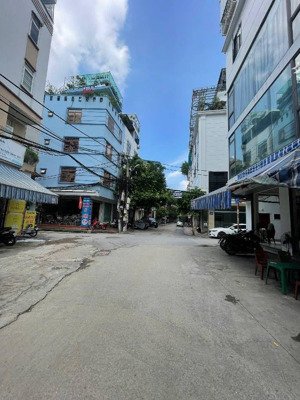 bán nhà đẹp phố kim đồng- mặt ngõ to như mặt phố kinh doanh -ô tô tránh.diện tích 105m2