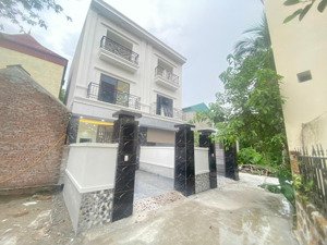 cực hot, biệt thự mini ngay thị trấn quốc oai, sân trước sân sau, dt 73m2, 3 tầng. giá 3,6 tỷ