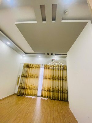 cho thuê căn hộ oriental plaza, âu cơ, phường tân thành, giá 12.5tr/tháng.