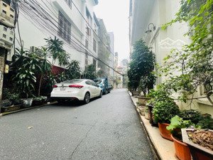 bán gấp nhà hoàng văn thái 50m, lô góc, gara, giá 17.3 tỷ