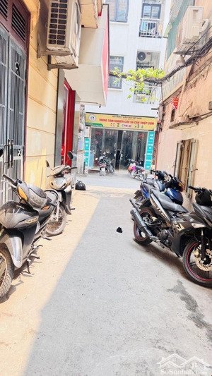 nhà đẹp siêu hiếm phố pháo đài láng -ô tô đỗ cửa- dt 40m -giá 10.2 tỷ