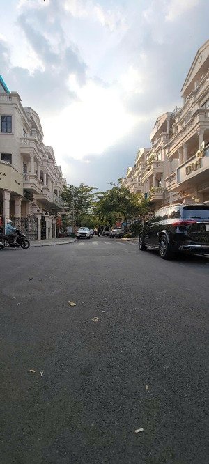 bán nhà khu vip cityland - 5 tầng có hầm - 100m2 ngang 5m - chỉ 23 tỷ - cityland p10 - gò vấp